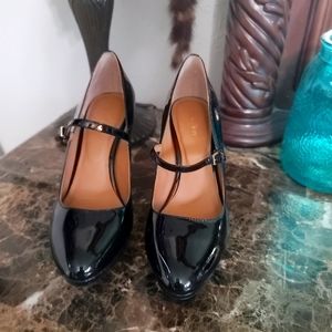 Calvin klein size 8.5 patent leather shoes